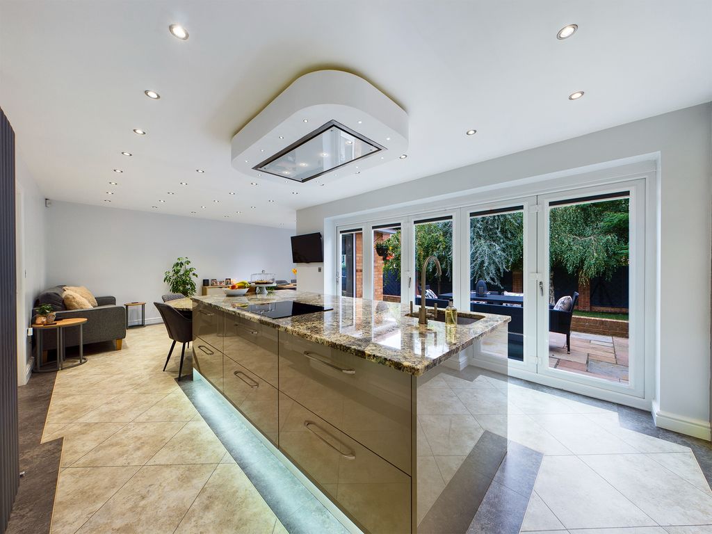 Marine Drive, Chesterfield S41