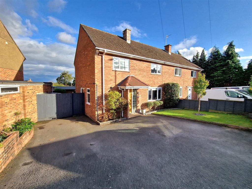 3 bed semidetached house for sale in Glebe Road, Newent GL18, £285,000