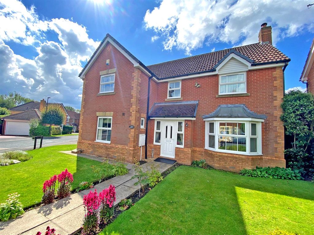 4 bed detached house for sale in Appleby Crescent, Knaresborough HG5, £