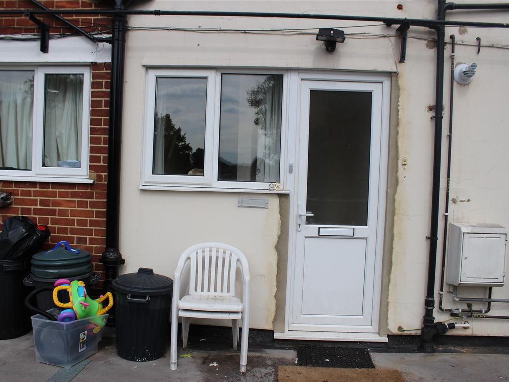 1 bed flat to rent in Victoria Road, Ruislip Manor, Ruislip HA4 Zoopla