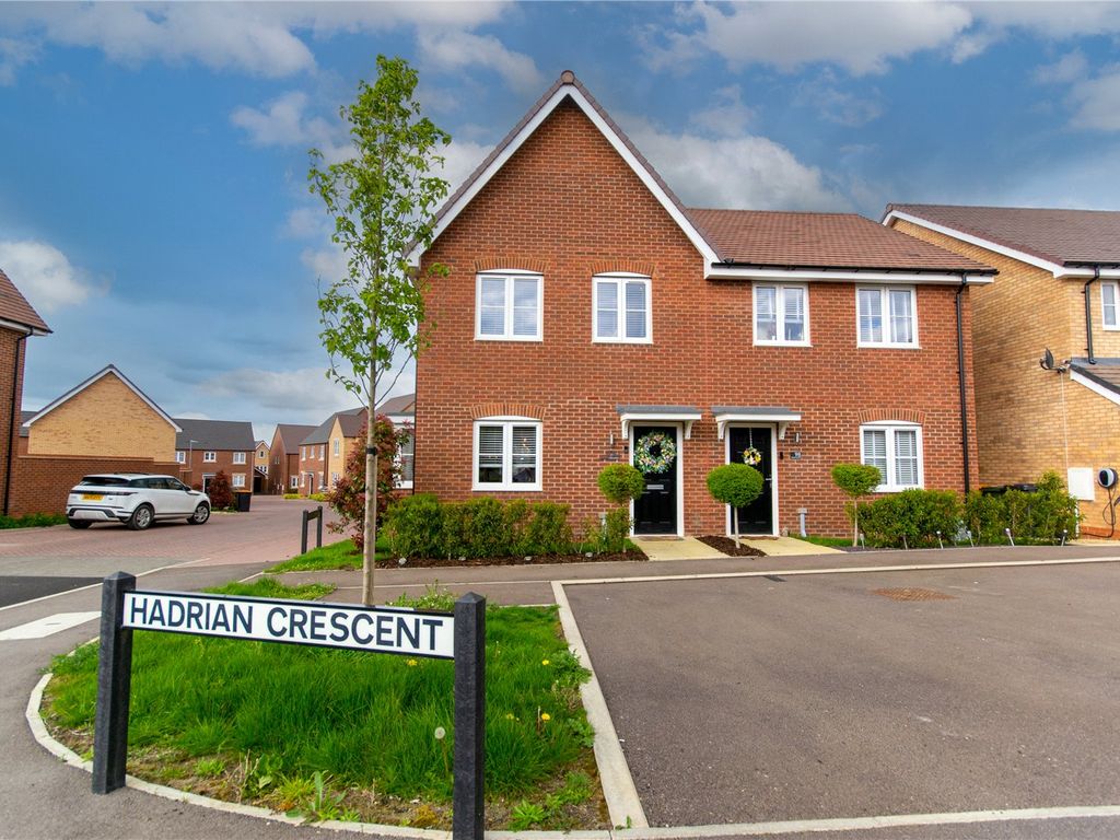 3 bed semidetached house for sale in Hadrian Crescent, Leighton