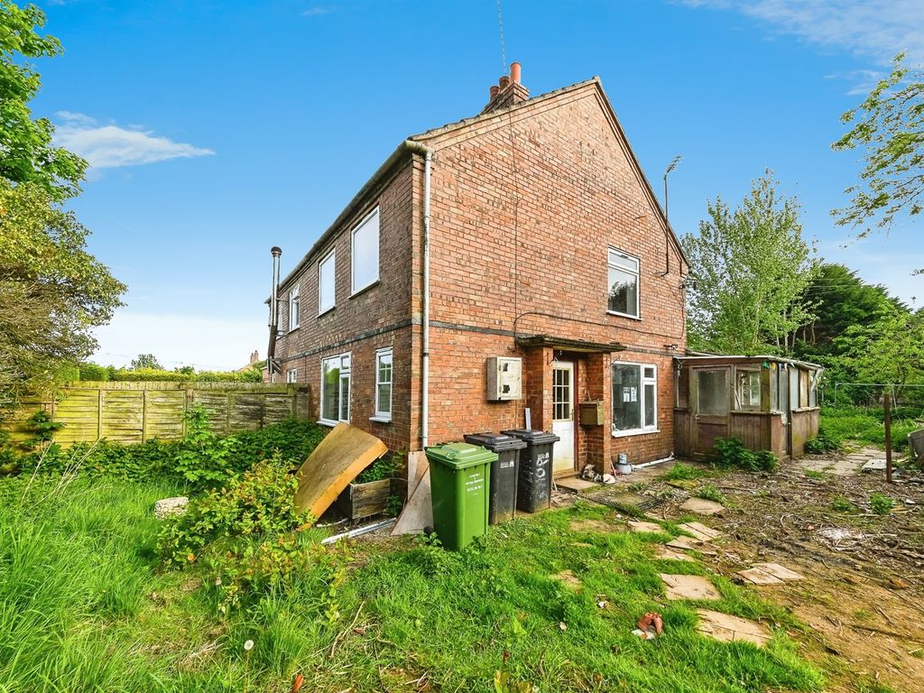 3 bed semidetached house for sale in Bullock Road, Terrington St