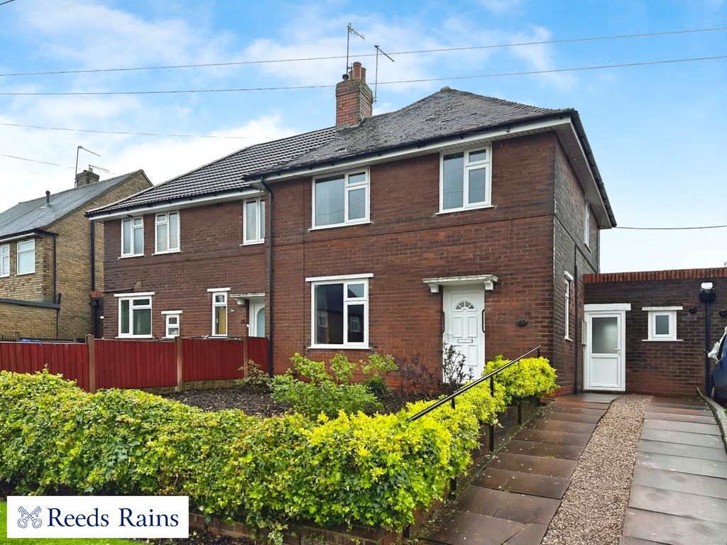 3 bed semidetached house for sale in Hanbridge Avenue, Newcastle