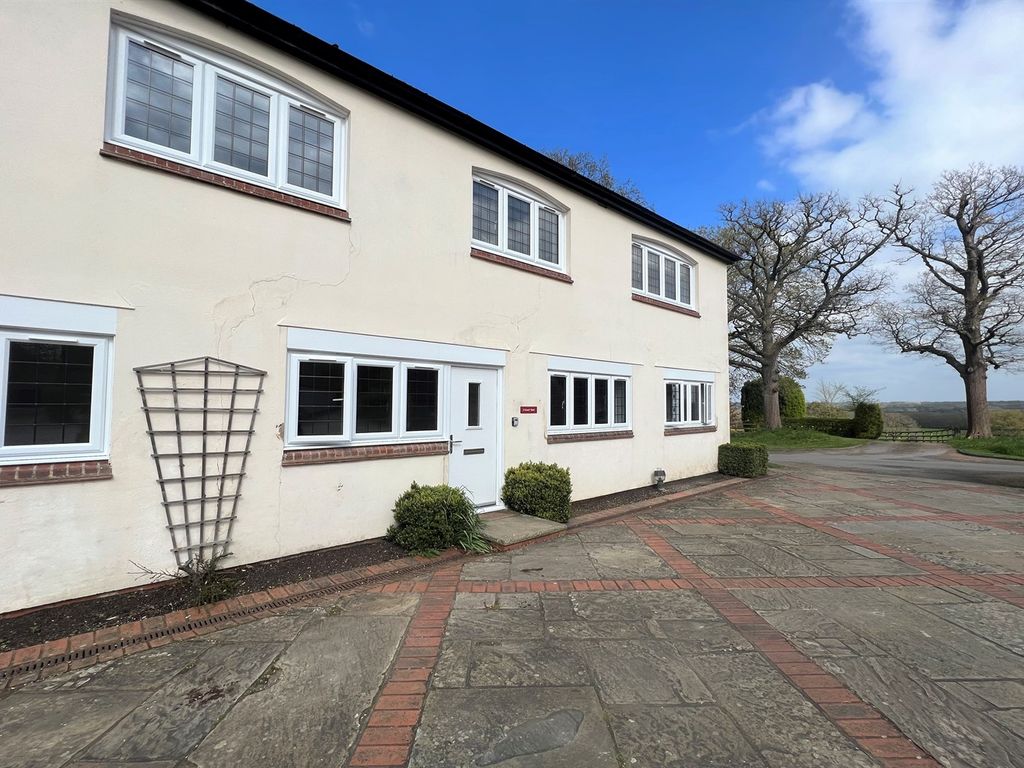 3 bed flat to rent in Ruckmans Lane, Oakwood Hill, Ockley, Surrey, 5