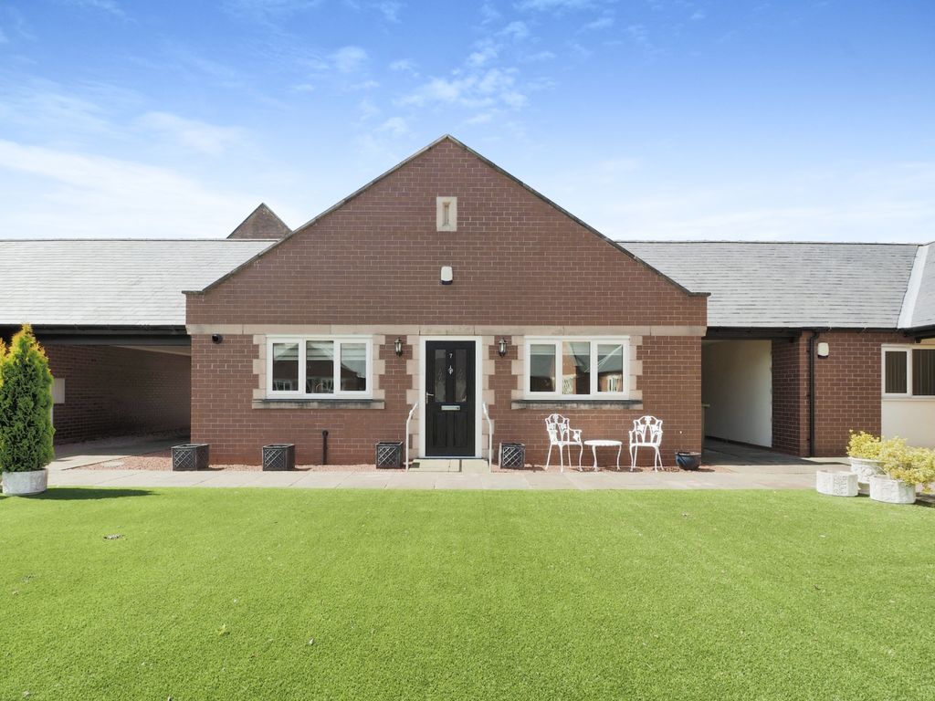 2 bed bungalow for sale in King Edward Terrace, Pennington Walk