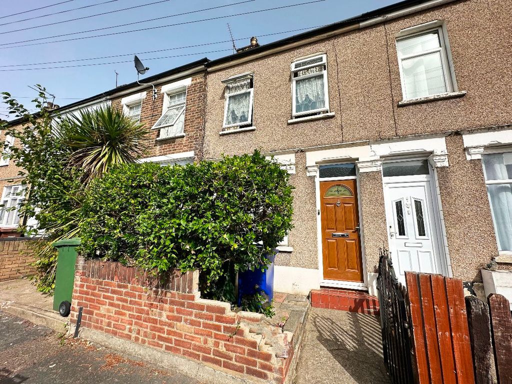 2 bed terraced house for sale in Castle Road, Grays RM17, £300,000 Zoopla