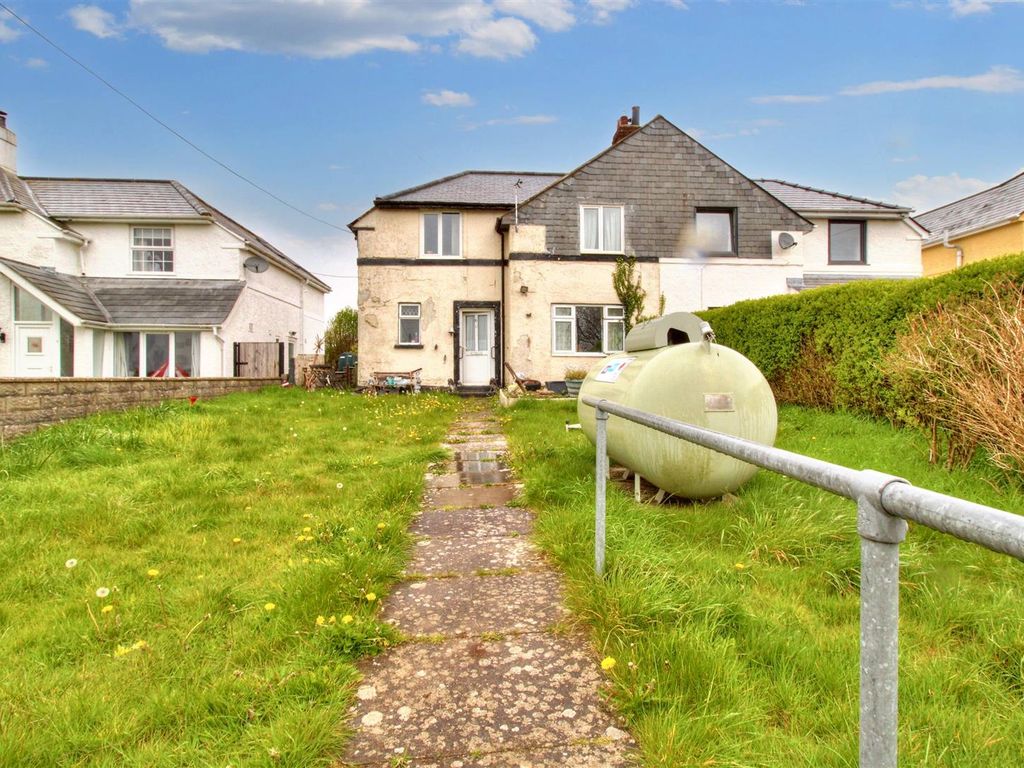 3 bed semidetached house for sale in Fferm Goch, Llangan, Bridgend