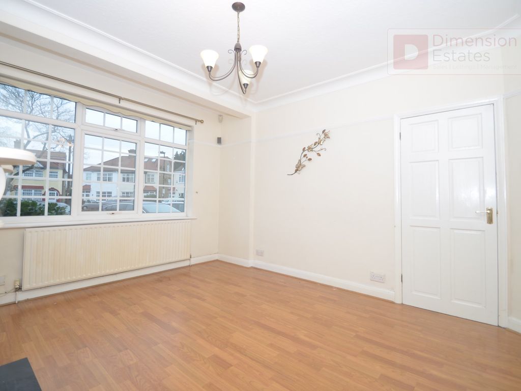 4 bed terraced house to rent in Hazelwood Road, Bush Hill, Enfield