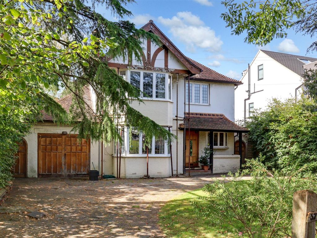 4 bed detached house for sale in Ember Lane, Esher KT10, £1,195,000