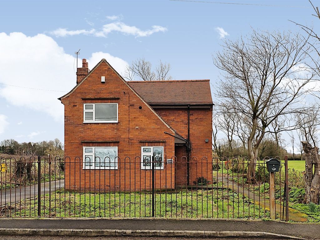 3 bed detached house for sale in High Well Hill Lane, South Hiendley