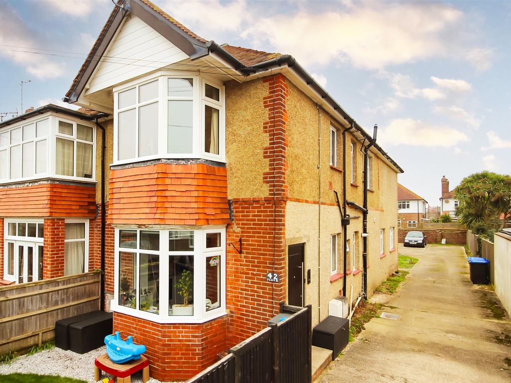 2 bed flat for sale in Pevensey Road, Worthing BN11 Zoopla