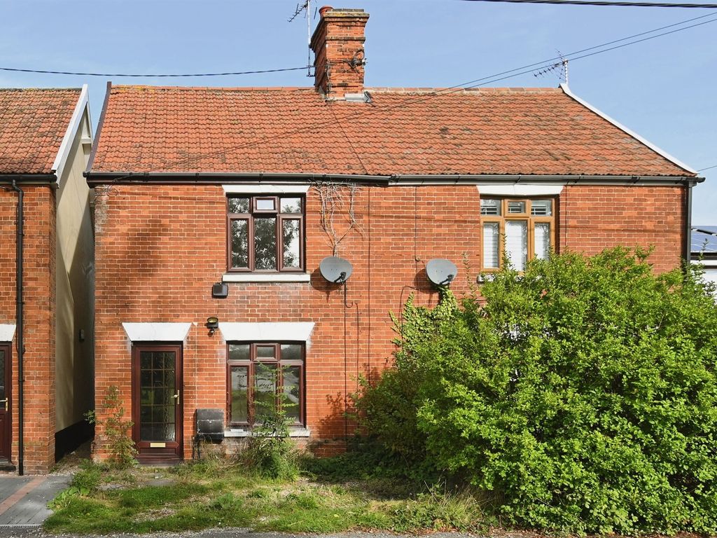 2 bed semidetached house for sale in Jays Green, Redenhall, Harleston
