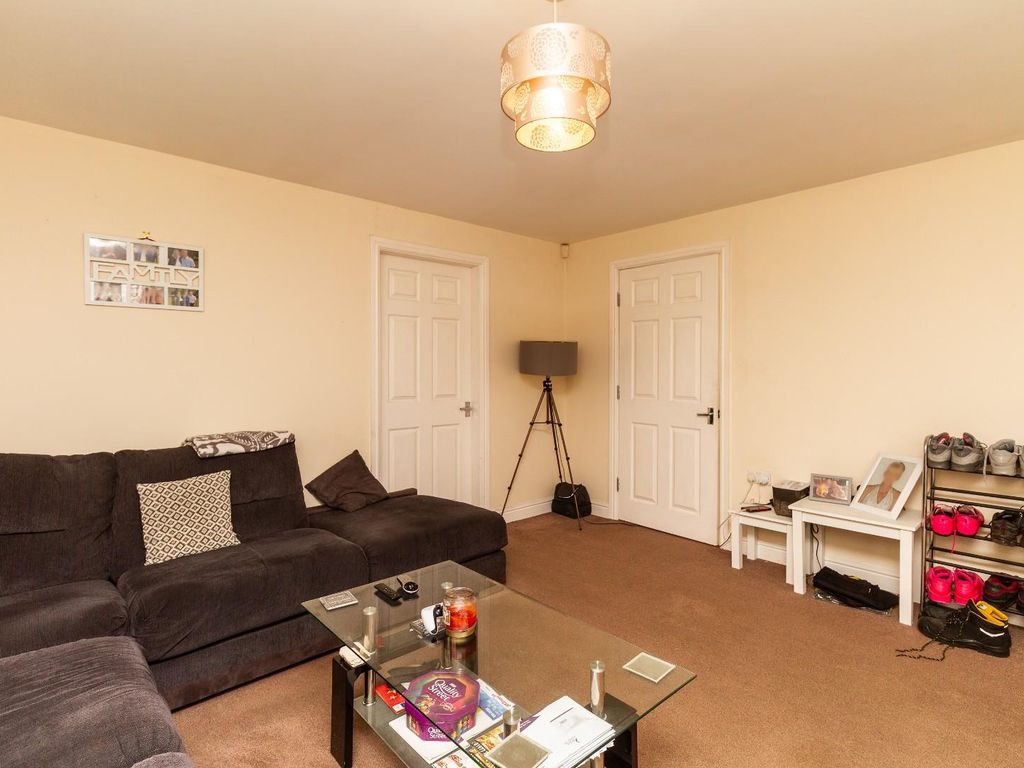 2 bed flat for sale in Stansfield Close, Castleford WF10, £95,000 Zoopla