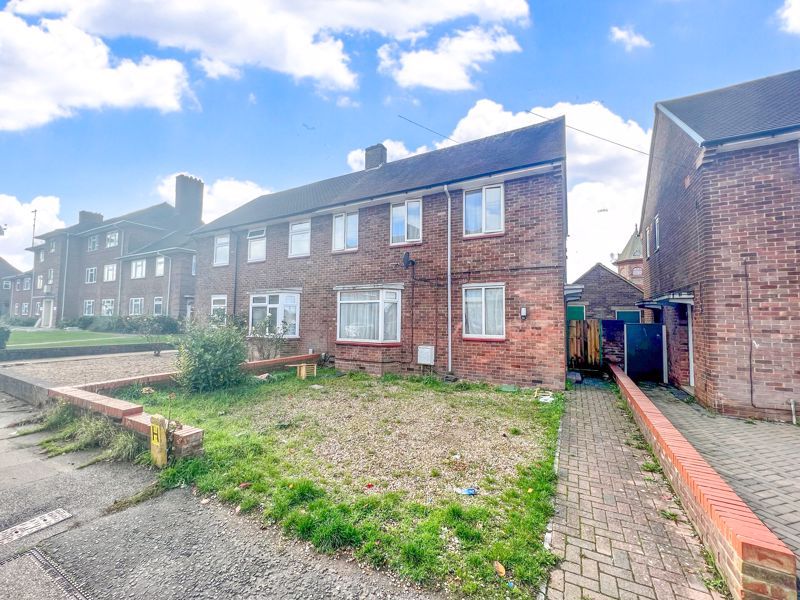 3 bed semidetached house for sale in Abbotswood Road, Luton LU2 Zoopla