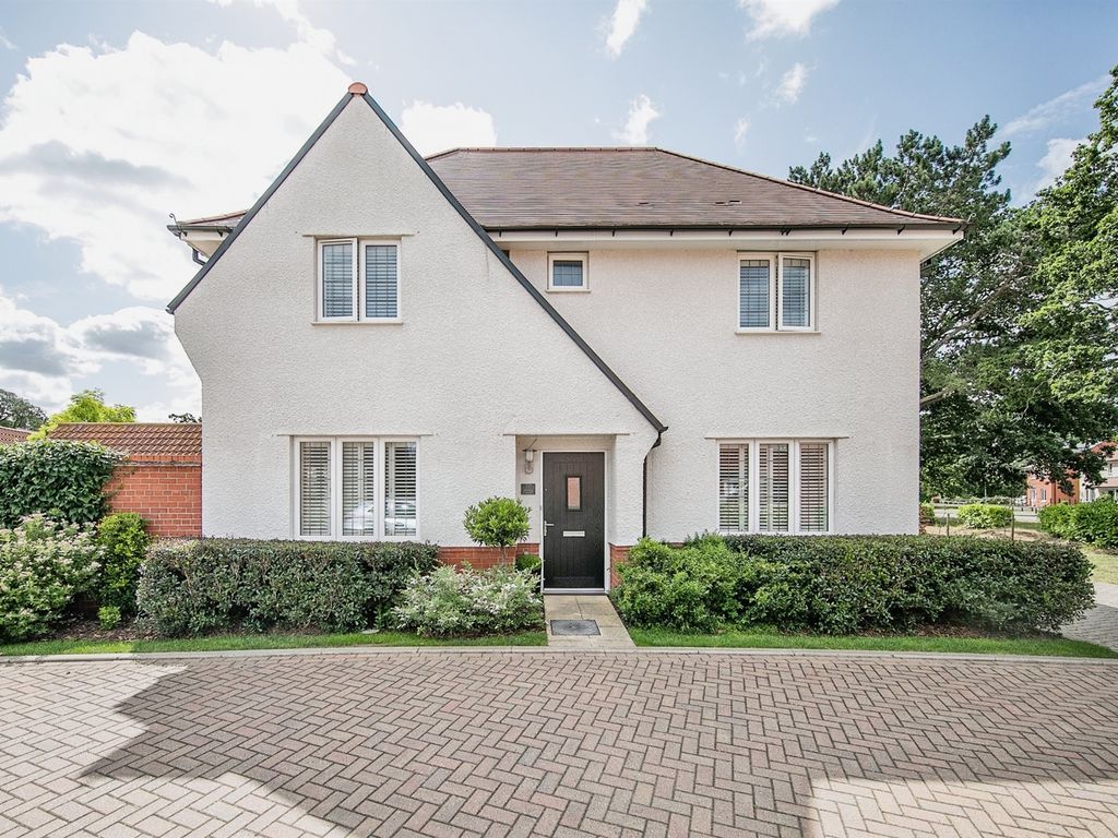 4 Bed Detached House For Sale In Willow Crescent Colchester Co4 £