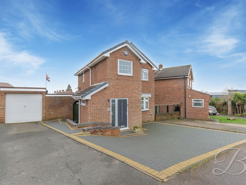3 bed detached house for sale in Raven Avenue, Tibshelf, Alfreton DE55