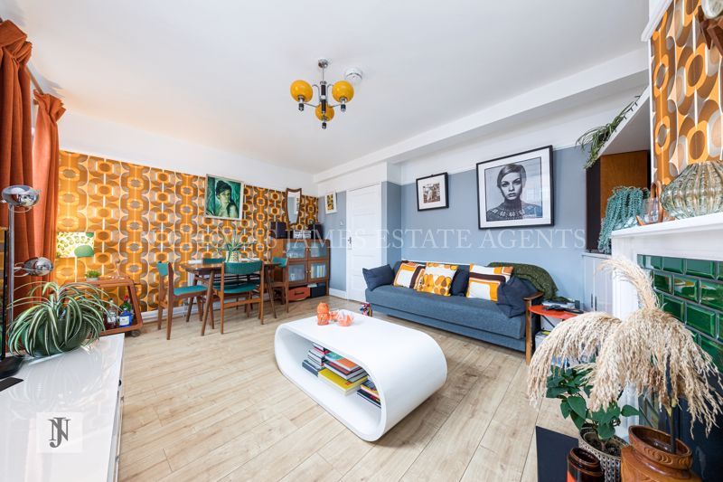 3 bed flat for sale in Onslow Parade, Hampden Square, London N14 Zoopla