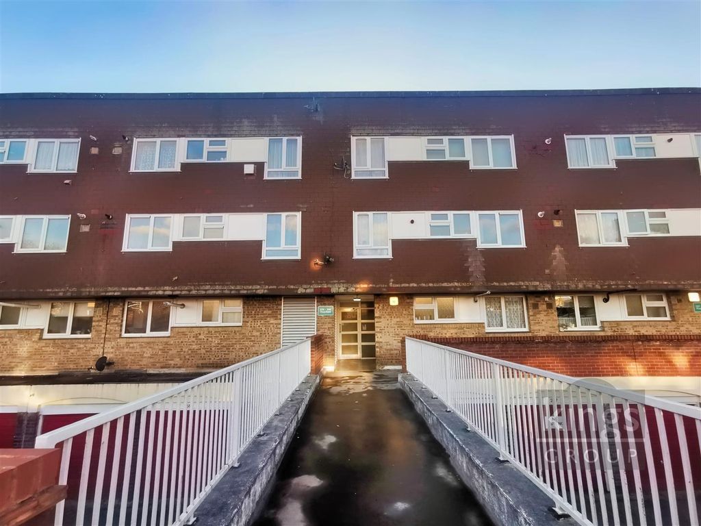 Studio for sale in Moorfield, Harlow CM18 Zoopla