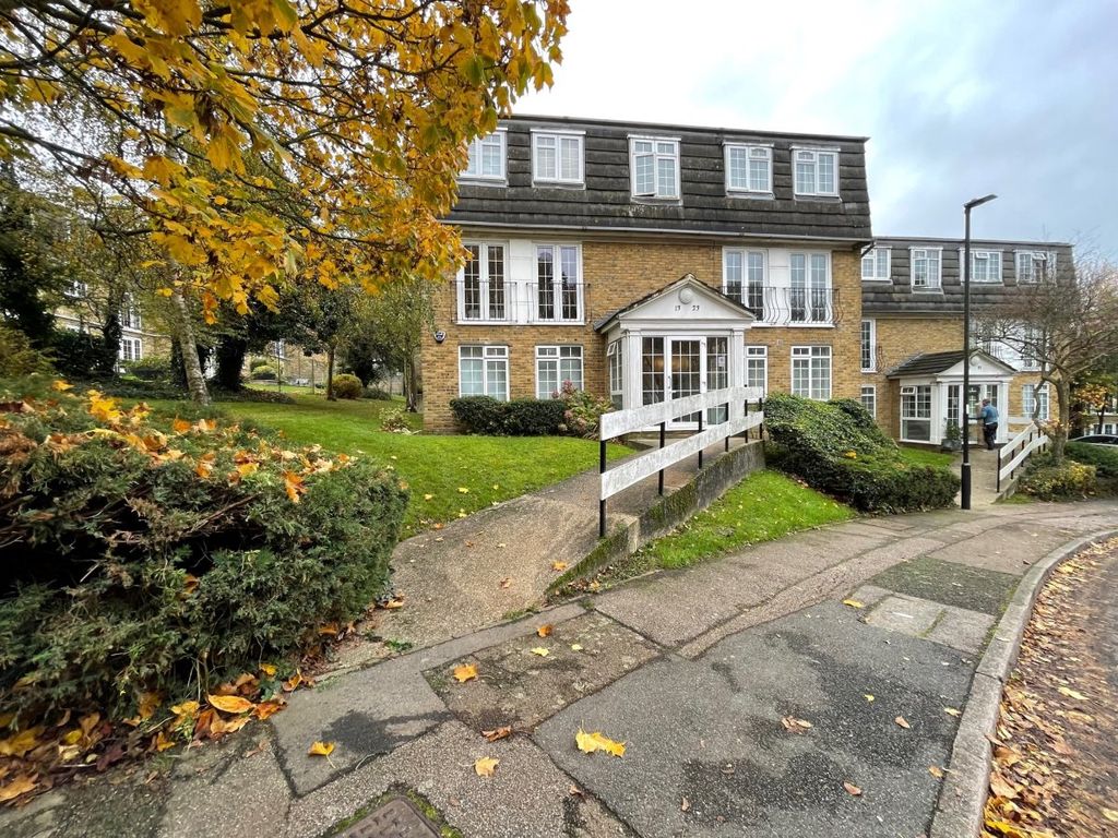 1 bed flat to rent in Crofton Way, Enfield EN2, £1,450 pcm Zoopla