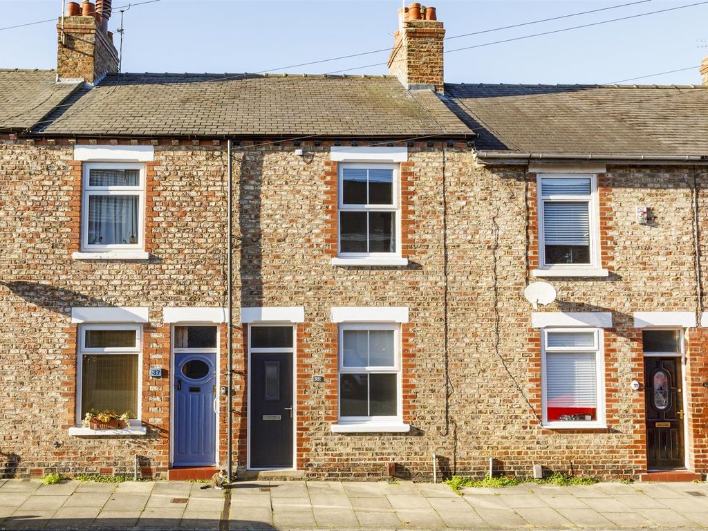 2 bed terraced house for sale in Finsbury Street, York YO23, £270,000