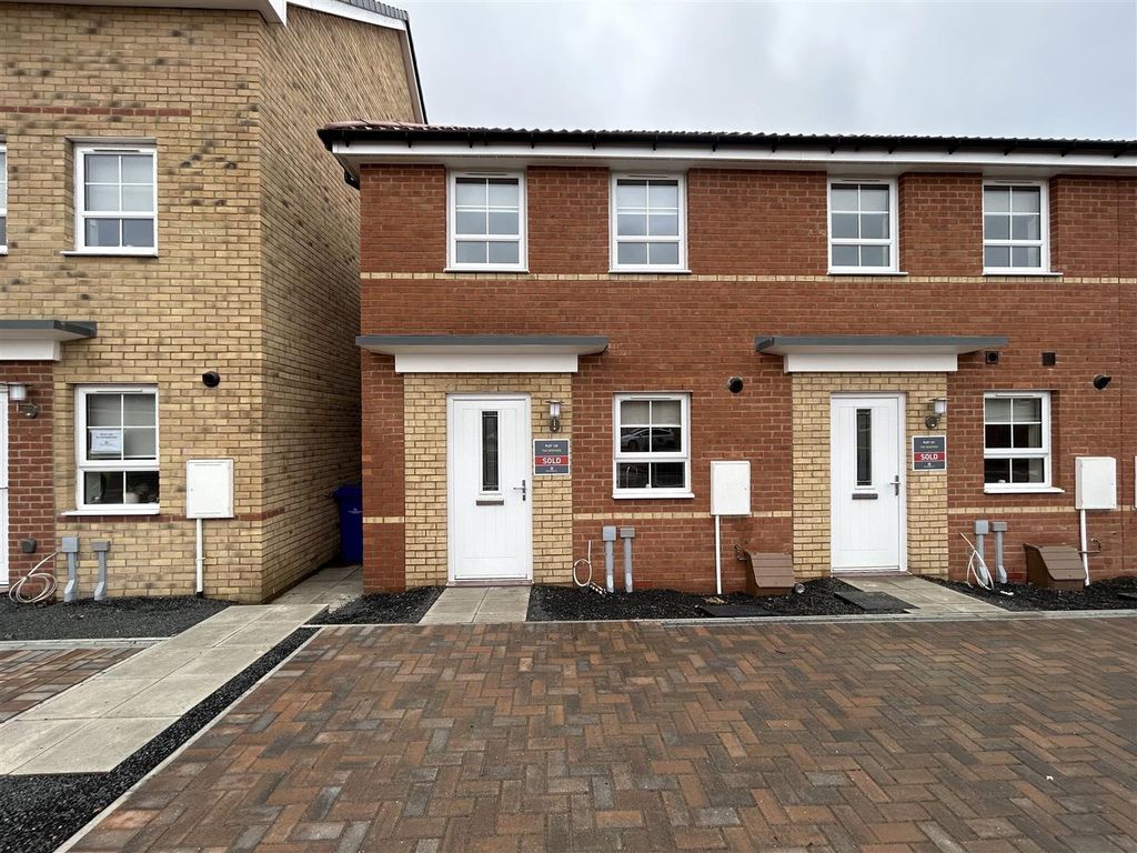 2 bed end terrace house to rent in Lavender Way, West Meadows