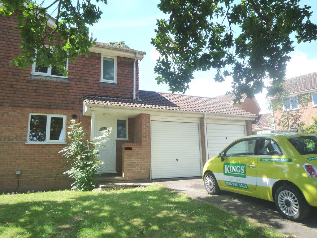 2 bed detached house to rent in Maltby Way, Reading RG6, £1,450 pcm Zoopla