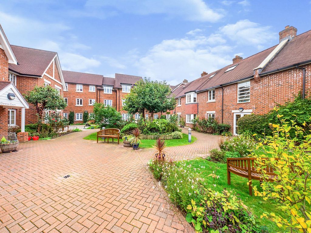 2 bed property for sale in Brighton Road, Horsham RH13 Zoopla