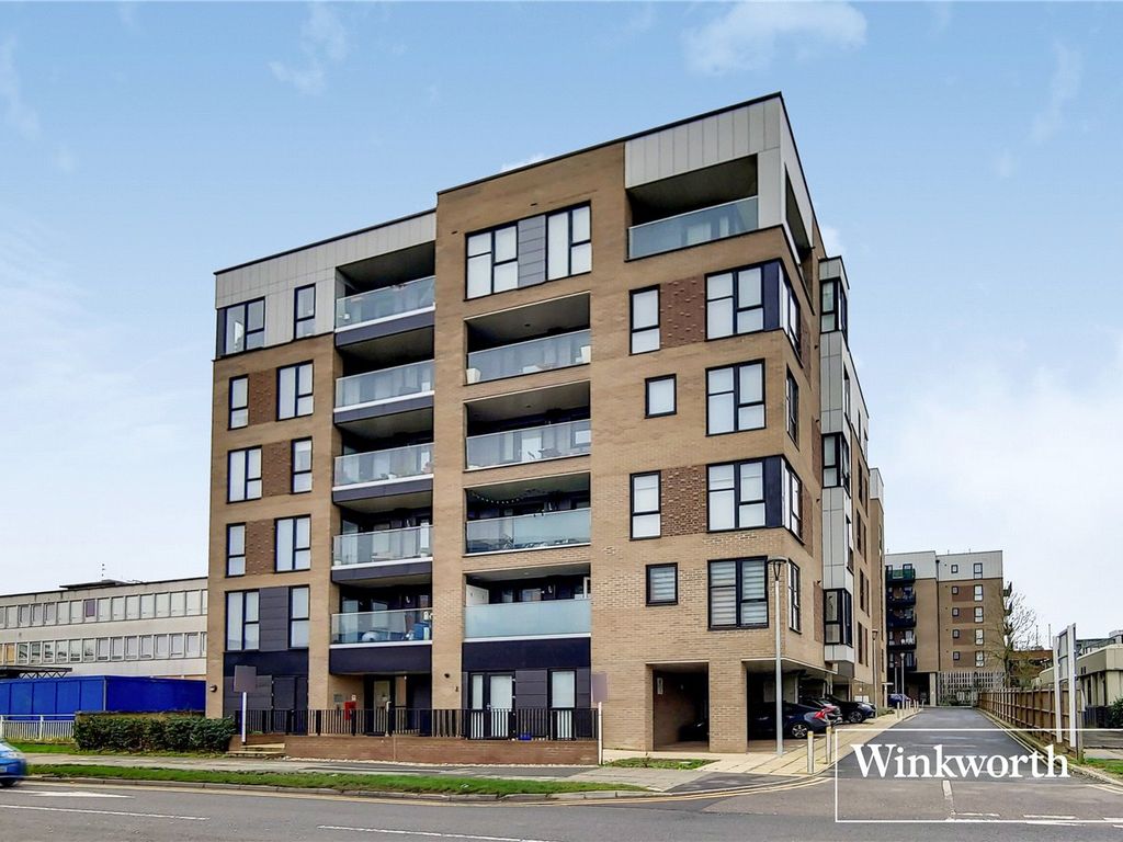 2 bed property to rent in Elstree Way, Borehamwood, Hertfordshire WD6