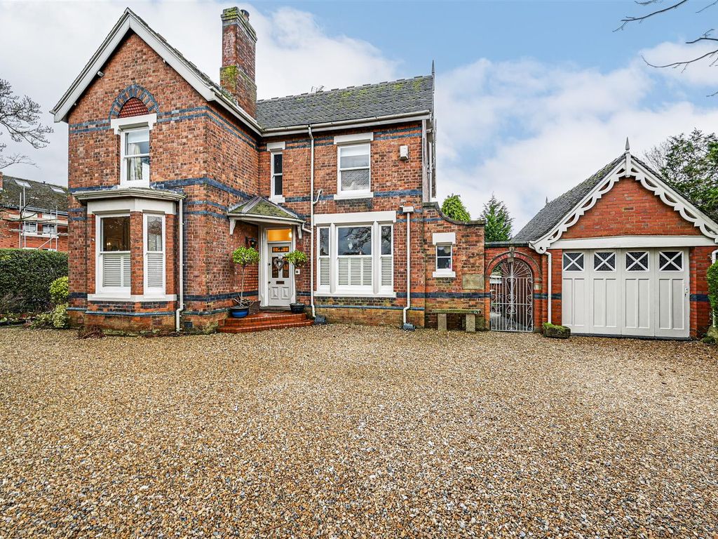 4 bed detached house for sale in Biddulph Road, Mossley, Congleton CW12