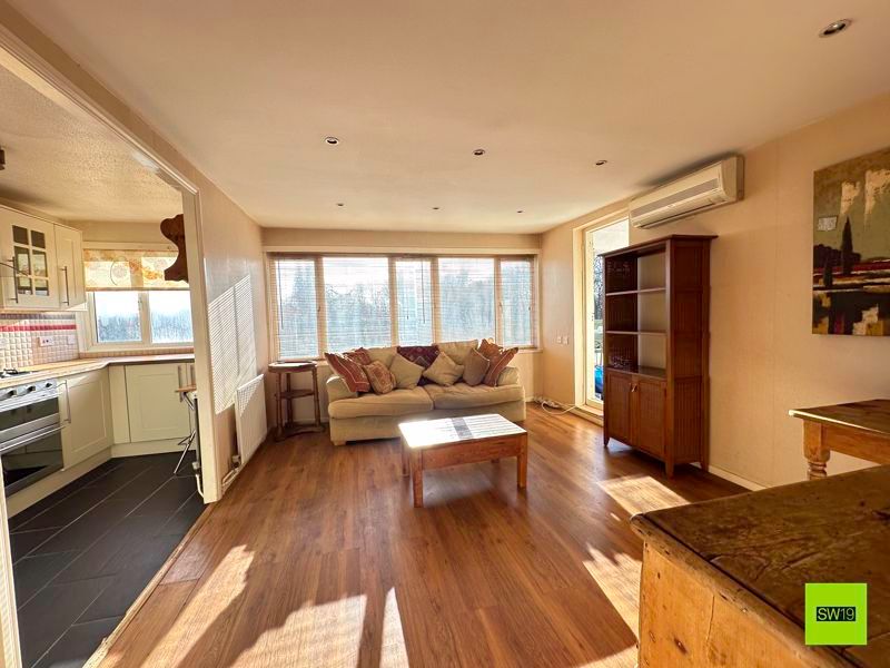 1 bed flat for sale in Saxonbury Close, Mitcham CR4, £195,000 Zoopla