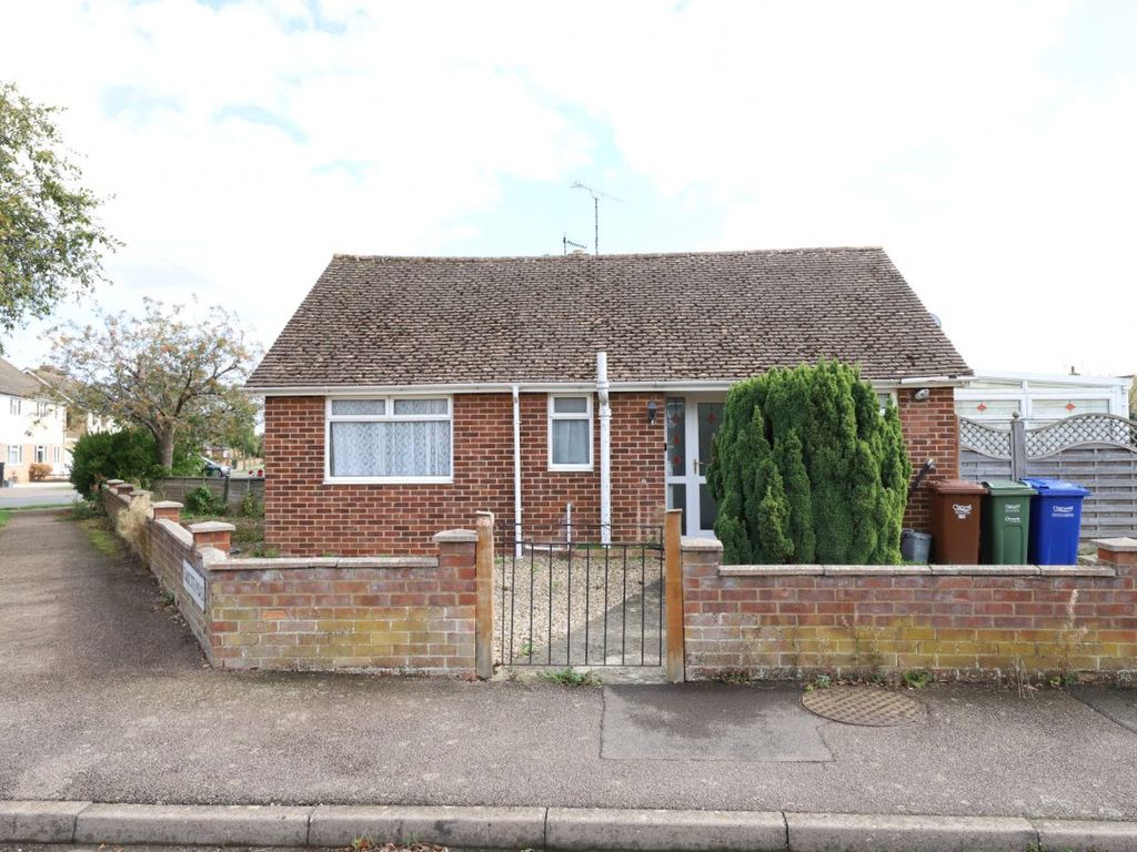 2 bed bungalow to rent in Elmscote Road, Banbury, Oxfordshire OX16 Zoopla