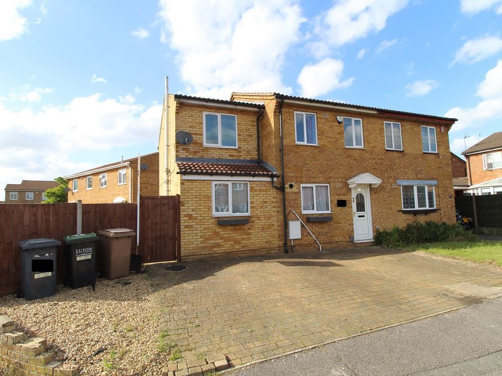 3 bed property to rent in Weldon Close, Luton LU2 Zoopla
