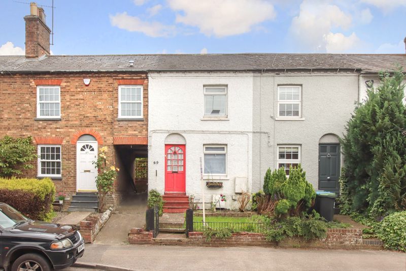 2 bed terraced house for sale in Western Road, Tring HP23, £325,000