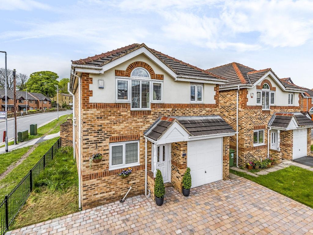 4 bed detached house for sale in Fulneck Court, Pudsey, West Yorkshire