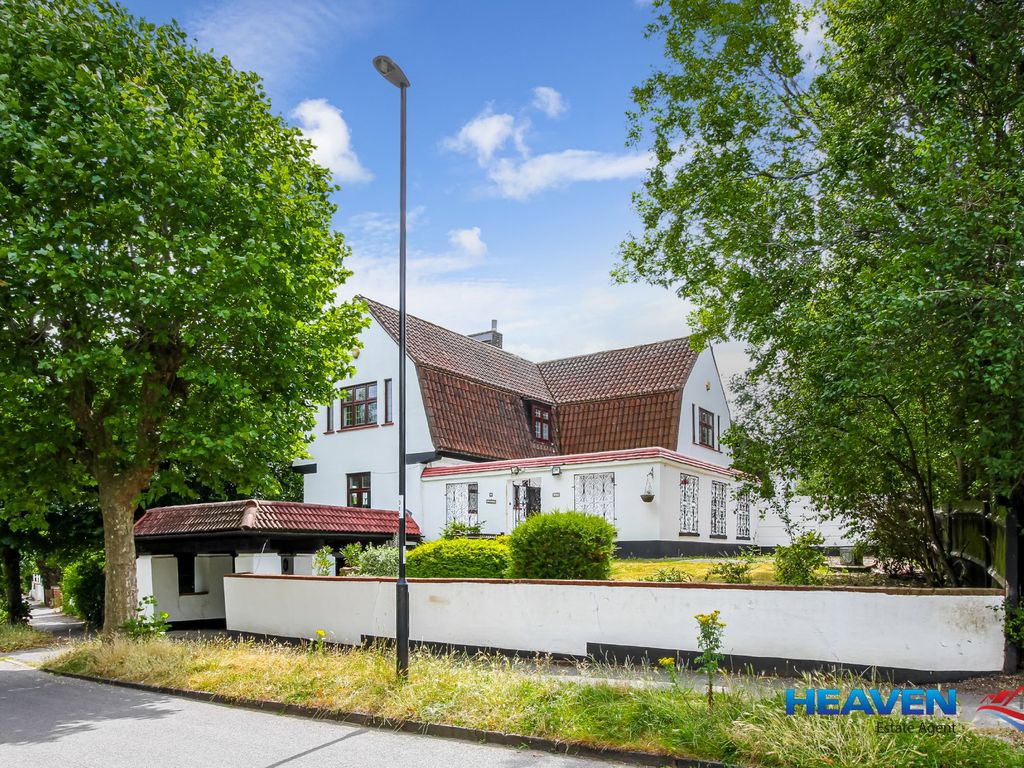 4 bed detached house for sale in Pollards Hill North, London SW16 Zoopla