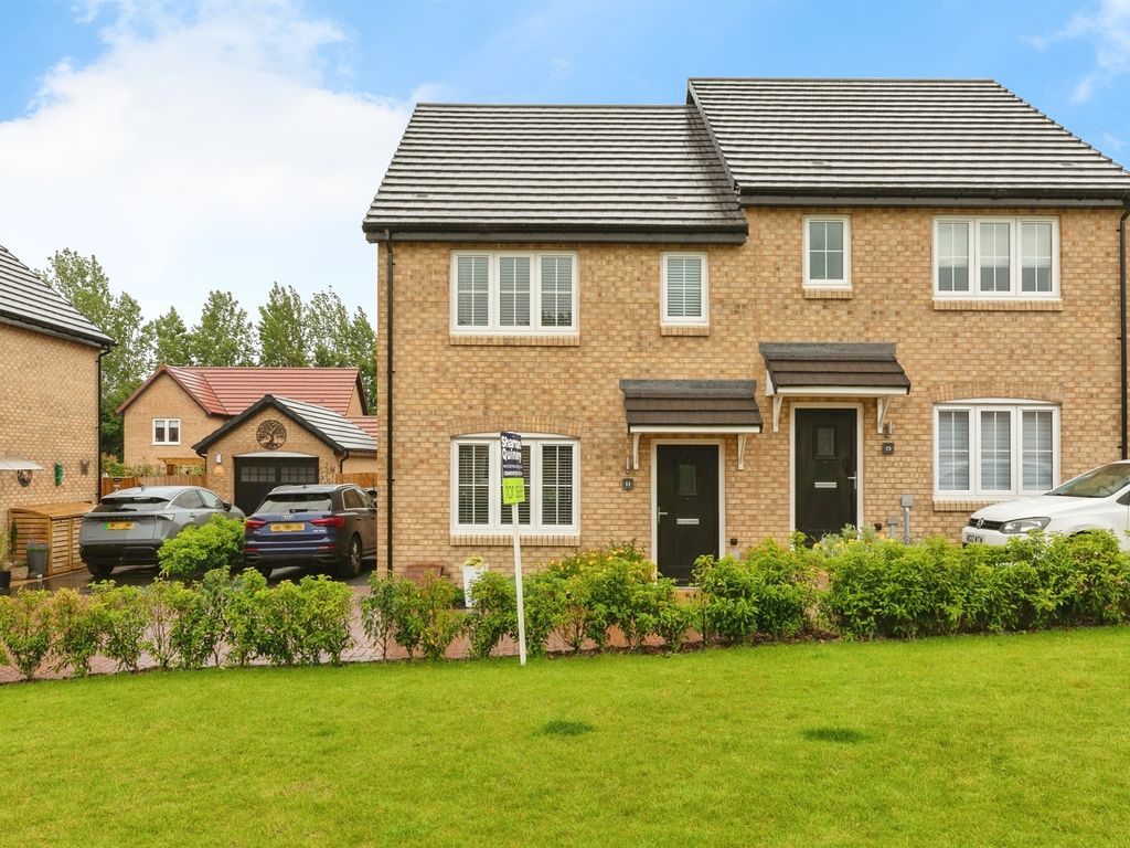 3 bed semidetached house for sale in Ash Tree Avenue, Godmanchester