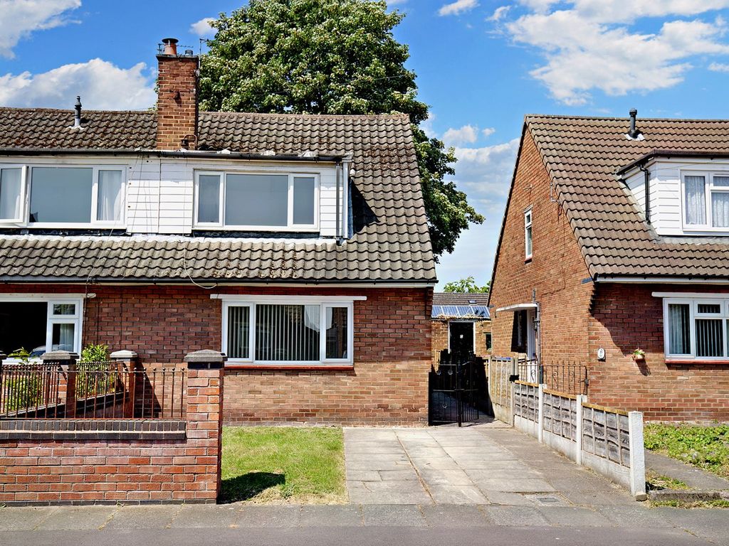 3 bed semidetached house for sale in Sussex Road, Cadishead