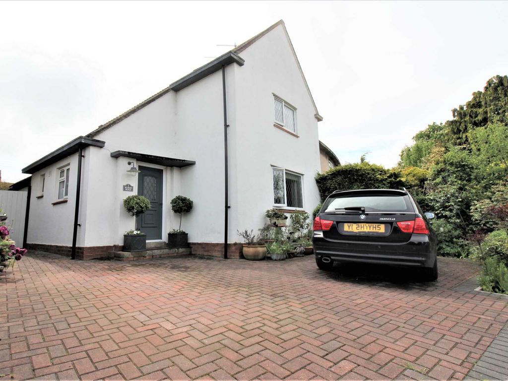3 bed semidetached house for sale in Elm Tree Road, Locking Village