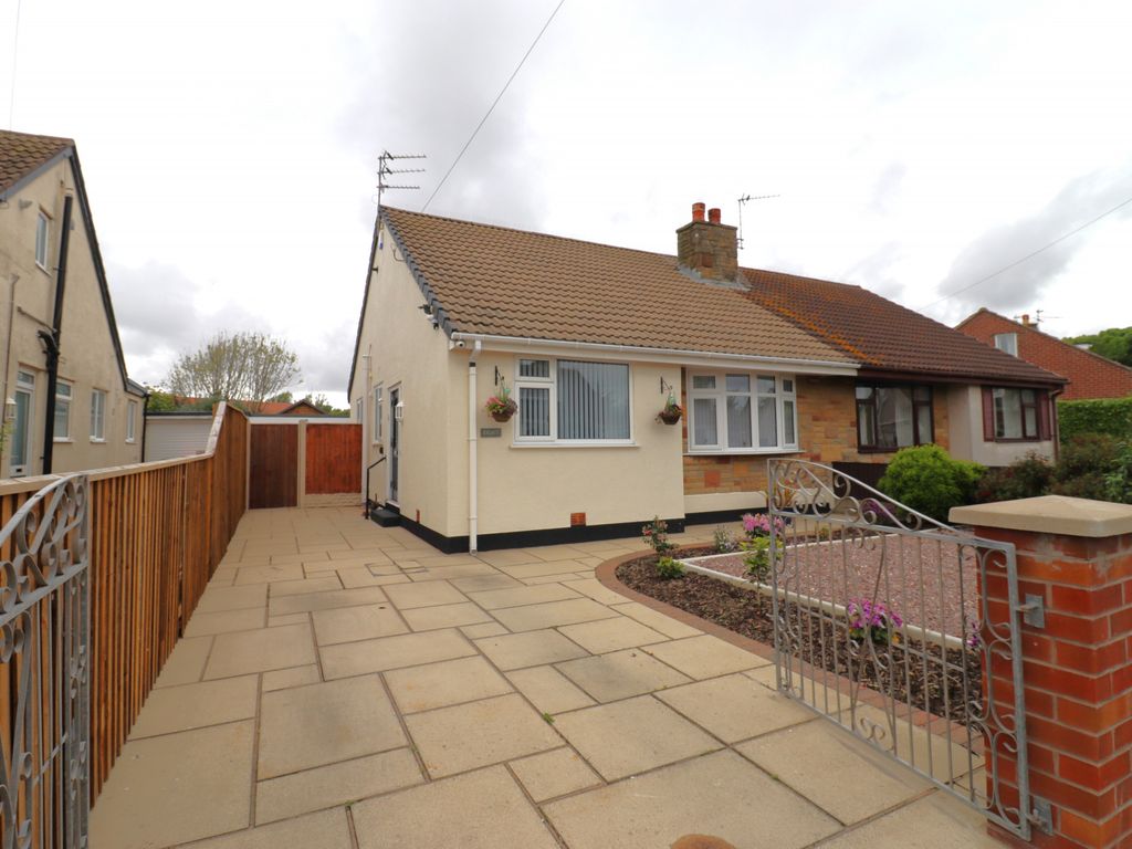 2 bed bungalow for sale in Redcar Avenue, Cleveleys FY5 Zoopla