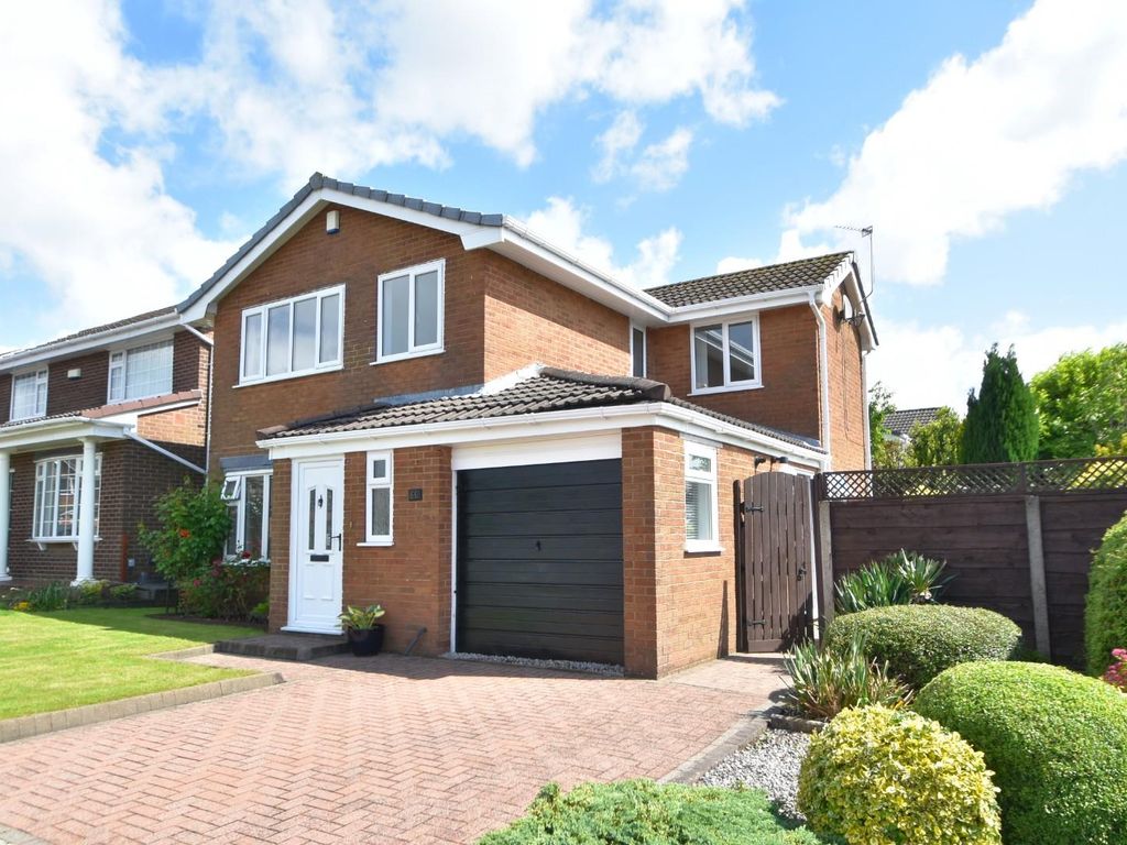 4 bed detached house for sale in Rudgwick Drive, Brandlesholme, Bury