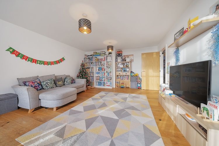 2 bed flat for sale in Cavendish Road, Colliers Wood, London SW19, £