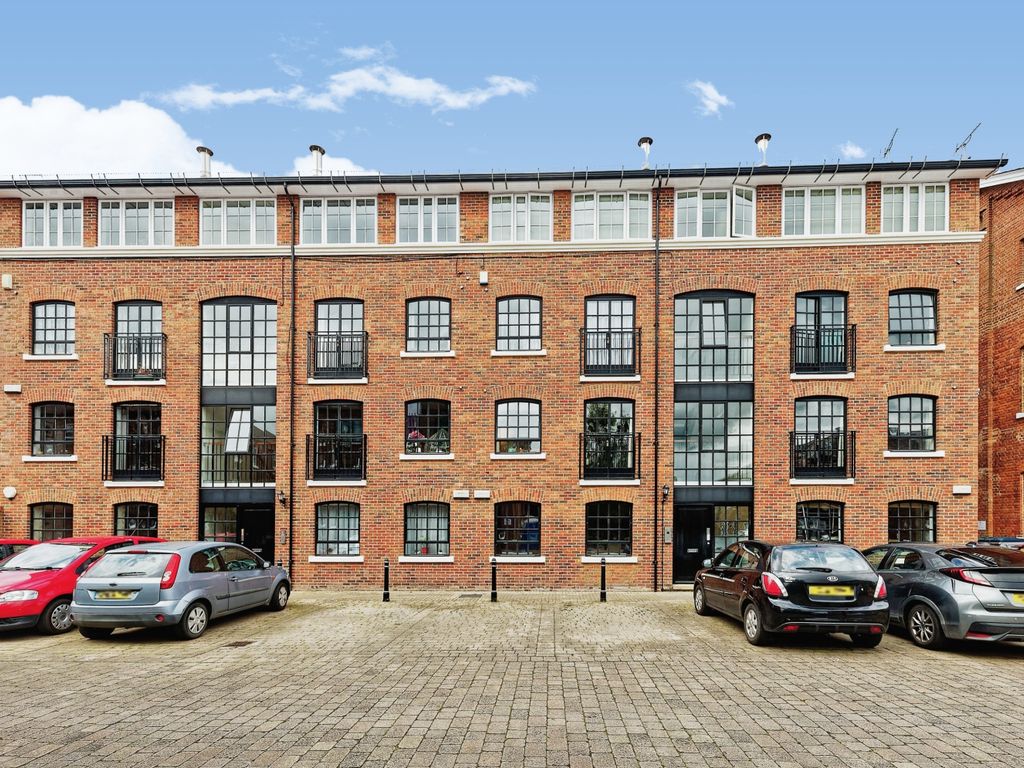 2 bed flat for sale in Holters Mill, The Spires, Canterbury, Kent CT2