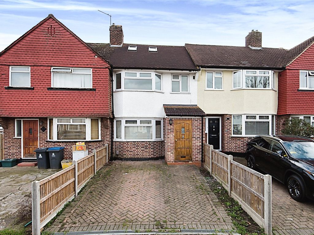 3 bed detached house for sale in Pembury Avenue, Worcester Park KT4 Zoopla