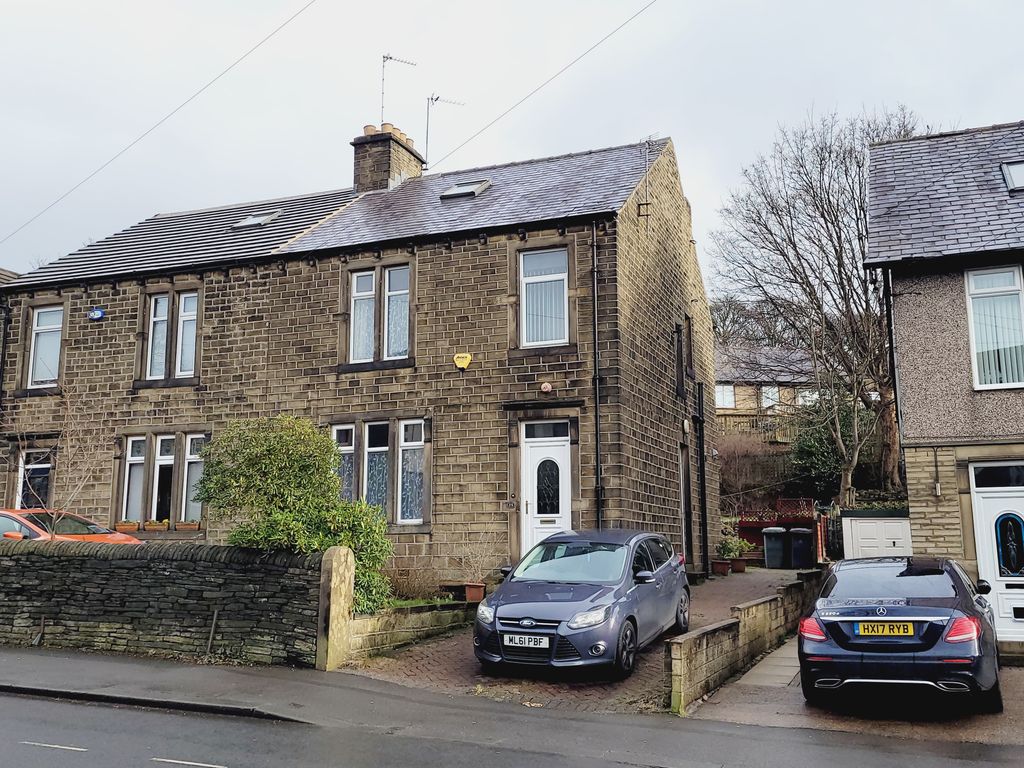 4 bed semidetached house to rent in Gledholt Road, Marsh, Huddersfield