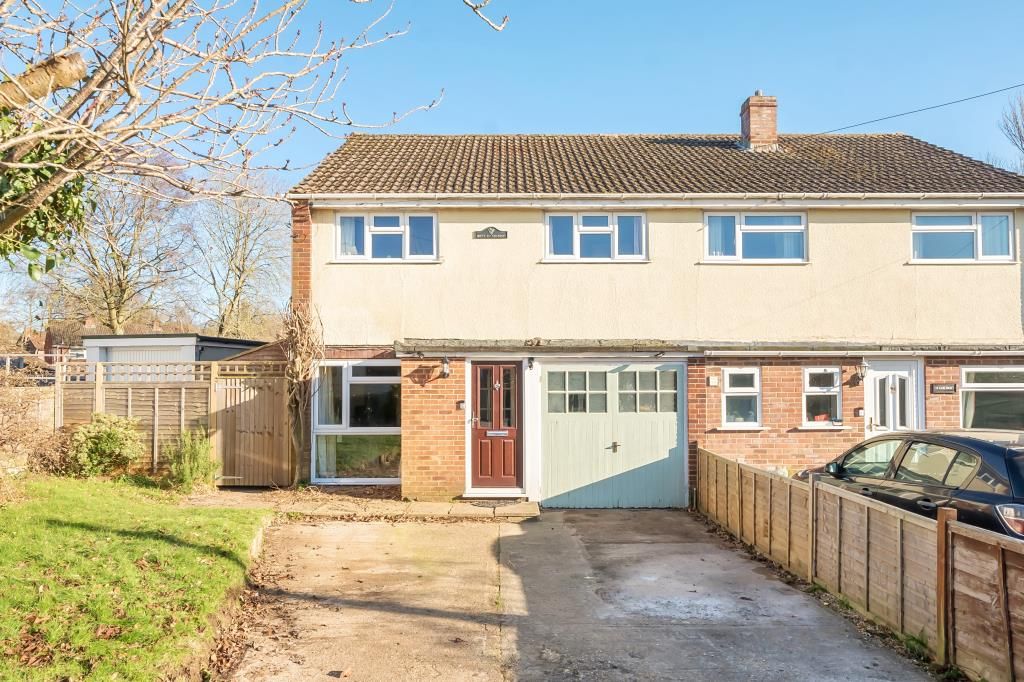 3 bed semidetached house for sale in Cold Ash, Cold Ash RG18, £450,000