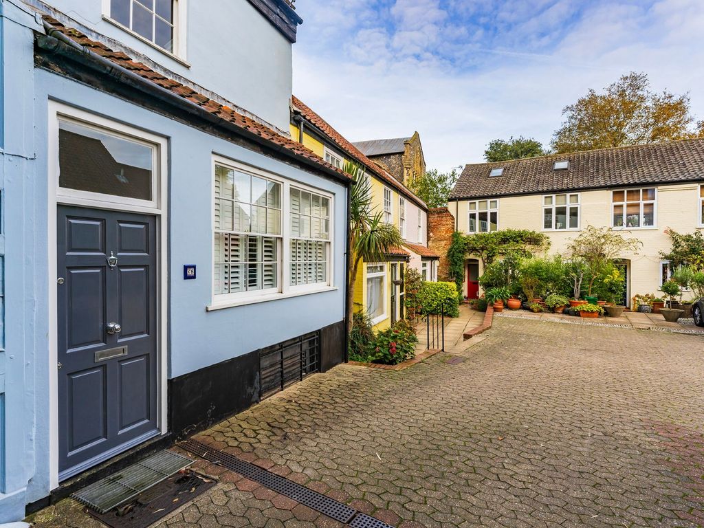 2 bed terraced house for sale in Pottergate, Norwich NR2, £450,000 Zoopla
