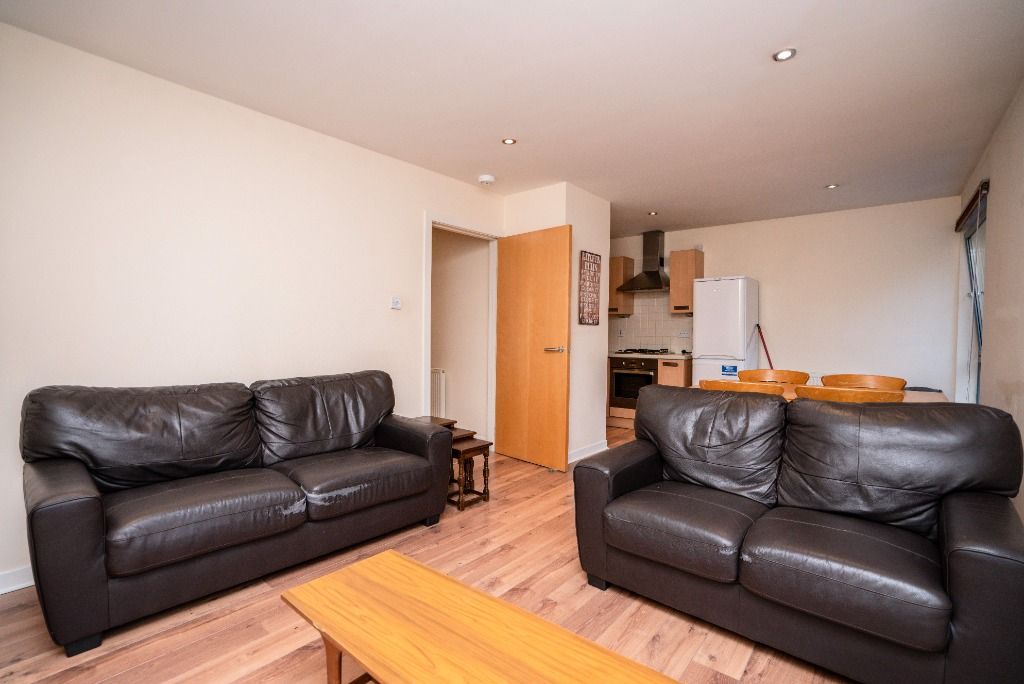 2 bed flat to rent in Merkland Lane, Pittordrie, Aberdeen AB24, £850