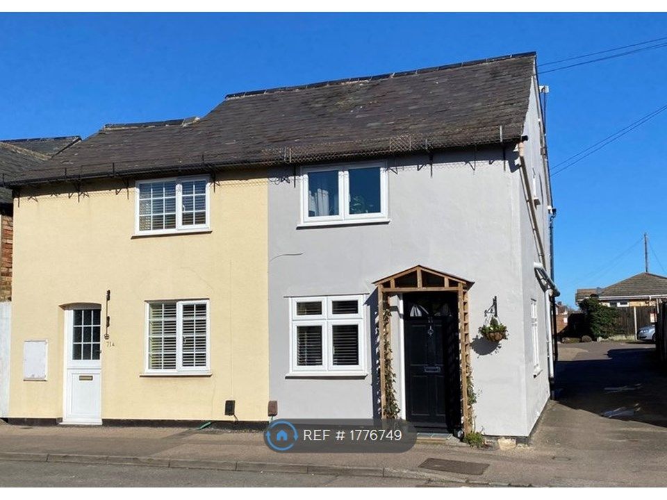 2 bed semidetached house to rent in High Street, Stotfold, Hitchin SG5