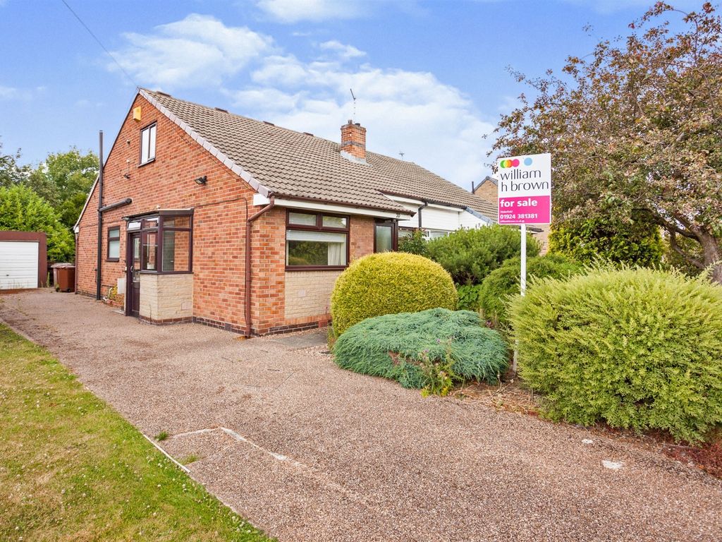 2 bed semidetached bungalow for sale in Lennox Drive, Wakefield WF2