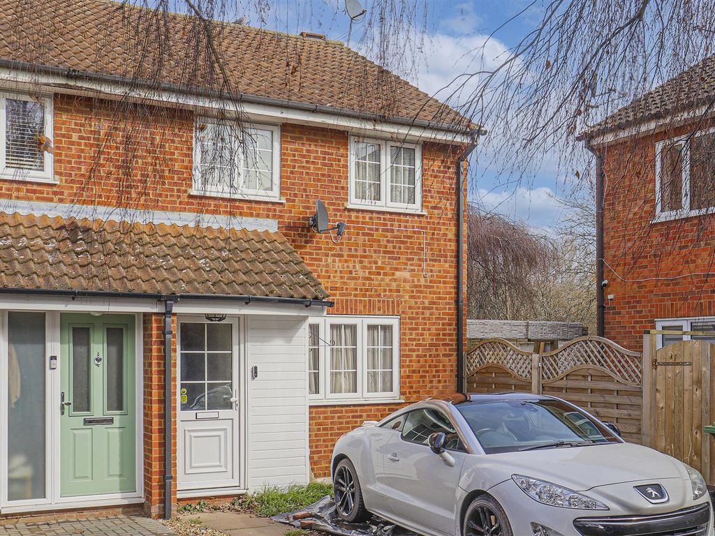 3 bed end terrace house to rent in Landau Way, Broxbourne EN10 Zoopla